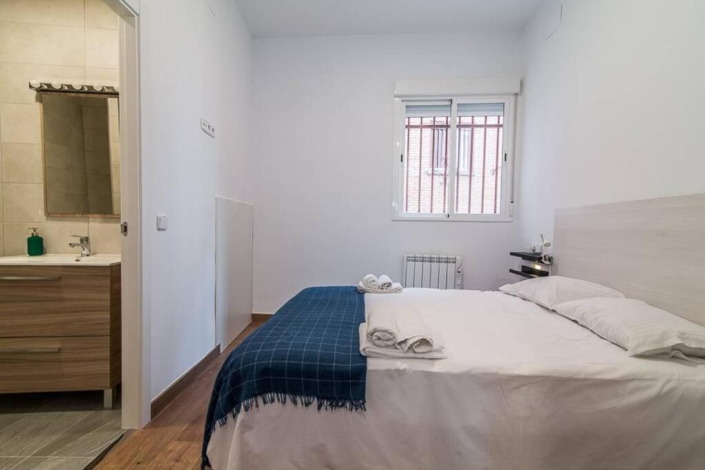 #15PIN-1 Apartamento de un dormitorio en Tetuán Madri Exterior foto