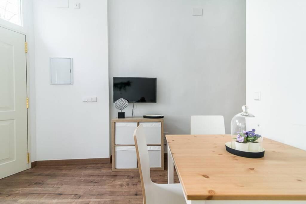 #15PIN-1 Apartamento de un dormitorio en Tetuán Madri Exterior foto